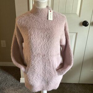 ✨ Mer Sea Chalet Front Pocket Plush Sweater - New with Tags ✨